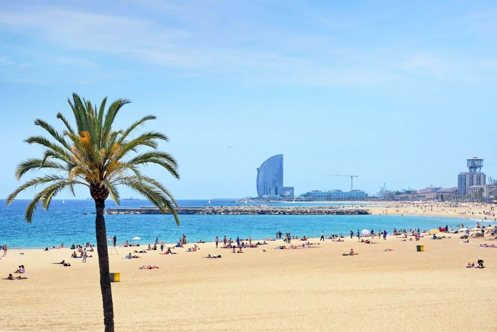 un dia de sol i platja a La Barceloneta